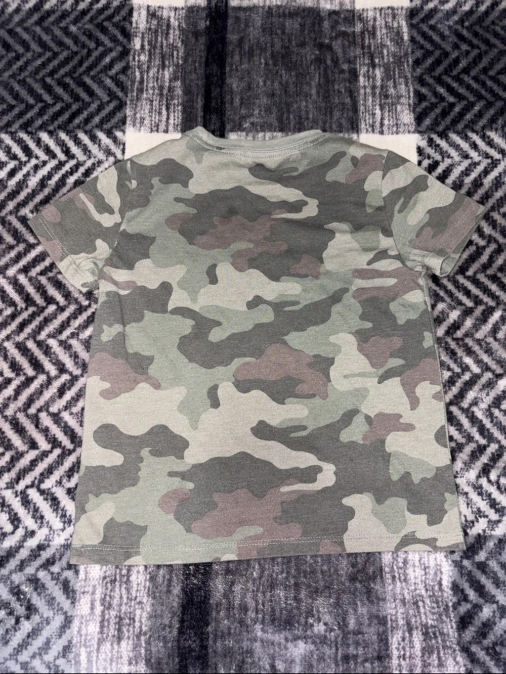 💰Cat & Jack Green Camo Short-Sleeve Tee